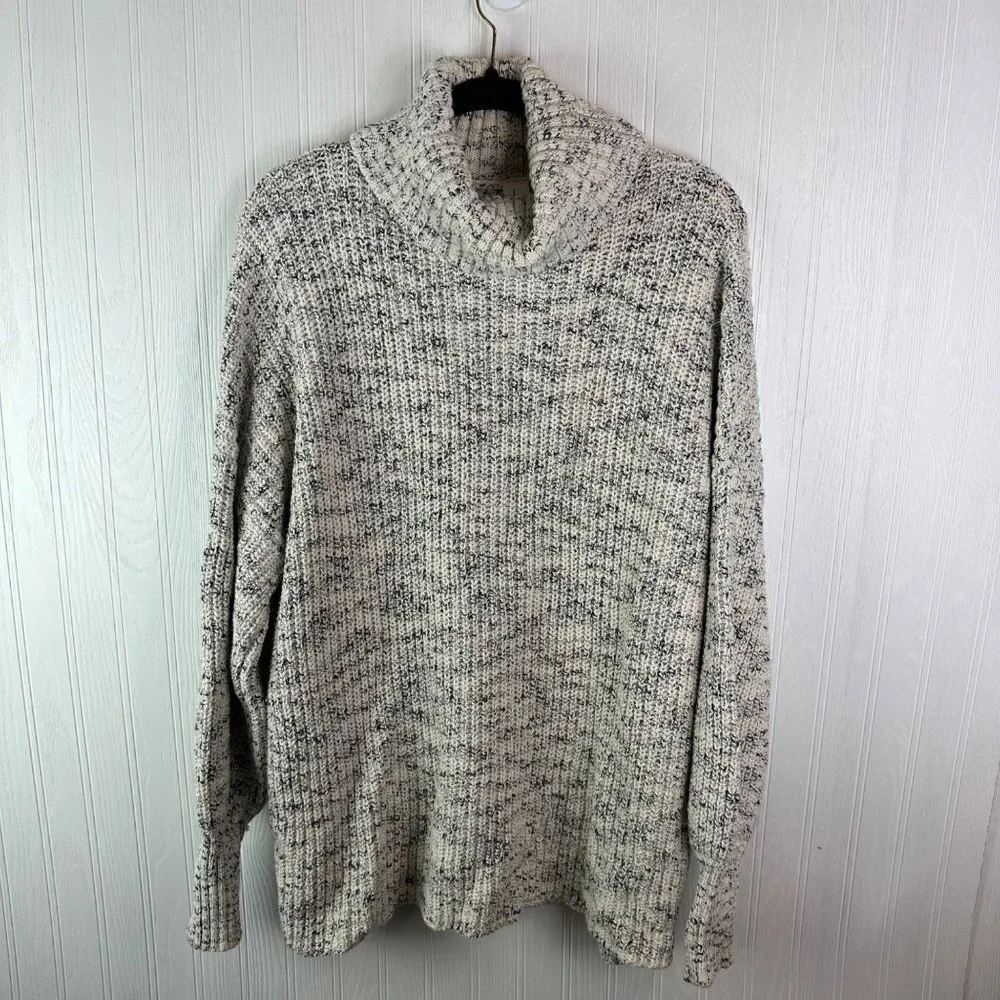 Offline by Aerie Oversized‎ sweater cream and gray cowl neck size small